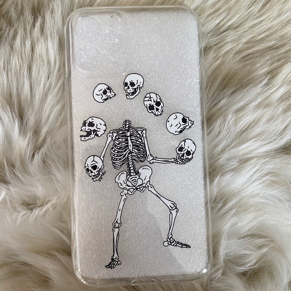 NWT - clear iPhone cases skeleton juggling heads